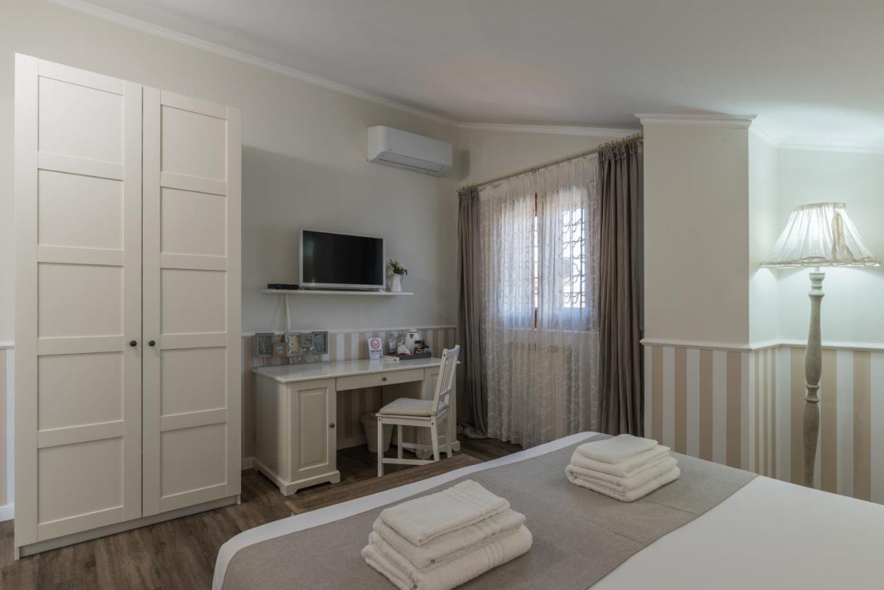 B&B L'Ulivo Fiumicino Exterior photo